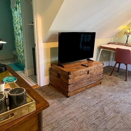 Inn At Cook Street Провинстаун Экстерьер фото