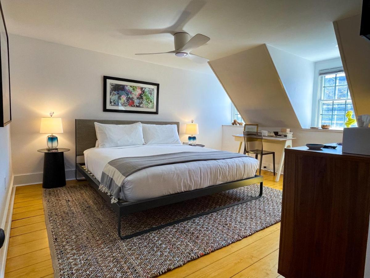 Inn At Cook Street Провинстаун Экстерьер фото