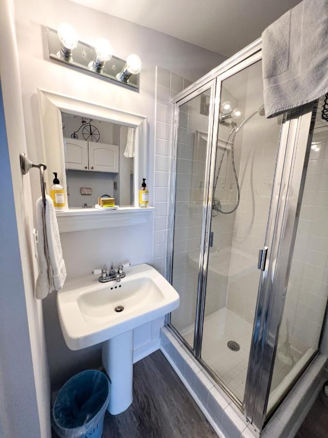 Inn At Cook Street Провинстаун Экстерьер фото