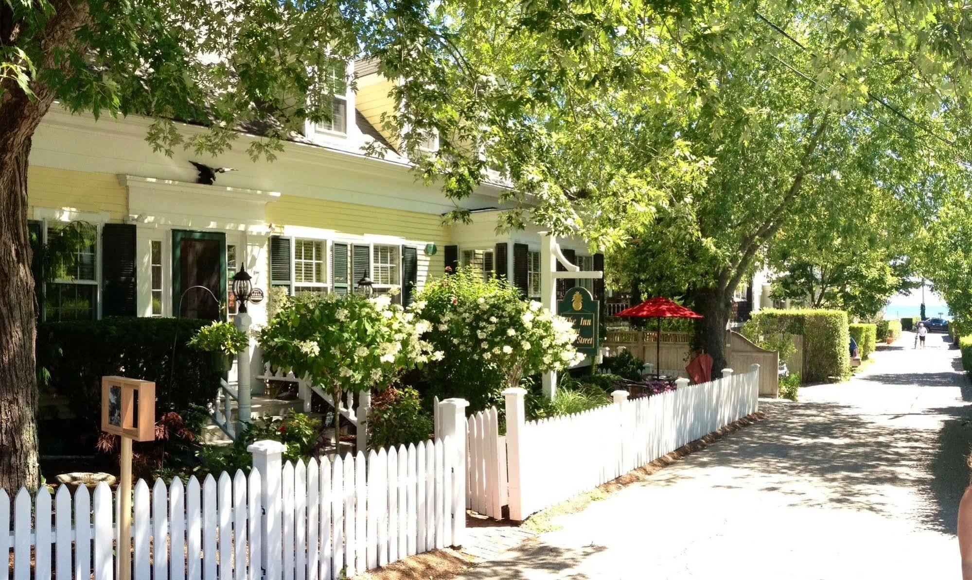 Inn At Cook Street Провинстаун Экстерьер фото